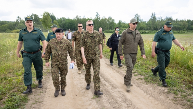FOTO:  Valsts prezidents Edgars Rinkēvičs apmeklē Latvijas austrumu robežu 