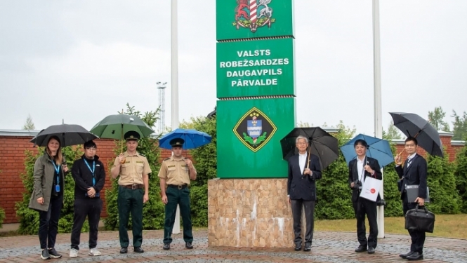 Robežsargi tiekas ar Japānas vēstniecības un ANO Bēgļu aģentūras Latvijā pārstāvjiem