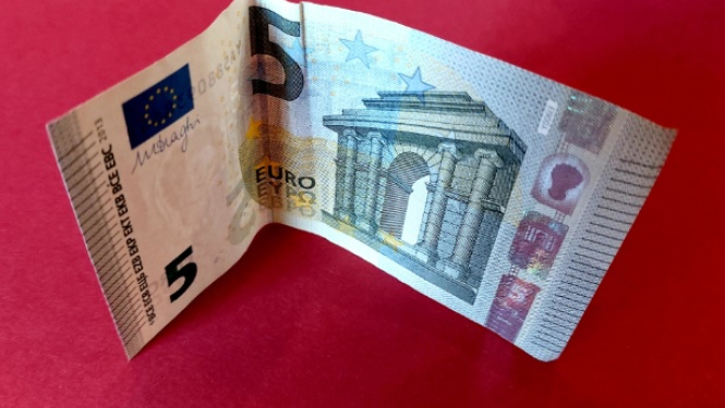 FOTO: pieci eiro
