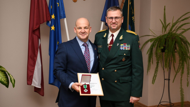 FOTO: Valsts robežsardzes priekšnieka ģenerāļa Gunta Pujāta tikšanās ar Amerikas Savienoto Valstu vēstnieku Latvijā Kristoferu Robinsonu