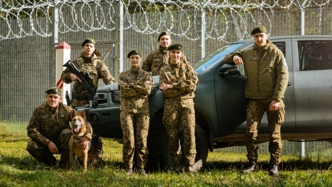 FOTO: Robežsargs jaunajā formas tērpā