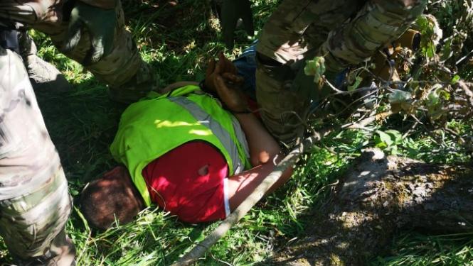 FOTO: AVP aiztur pārkāpēju