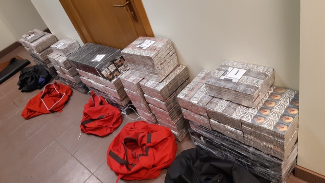 FOTO: Kontrabandas cigaretes