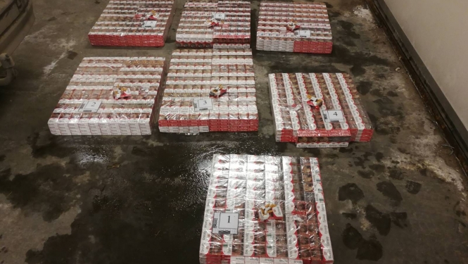 FOTO: Kontrabandas cigaretes