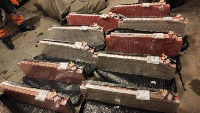 FOTO: Kontrabandas cigaretes