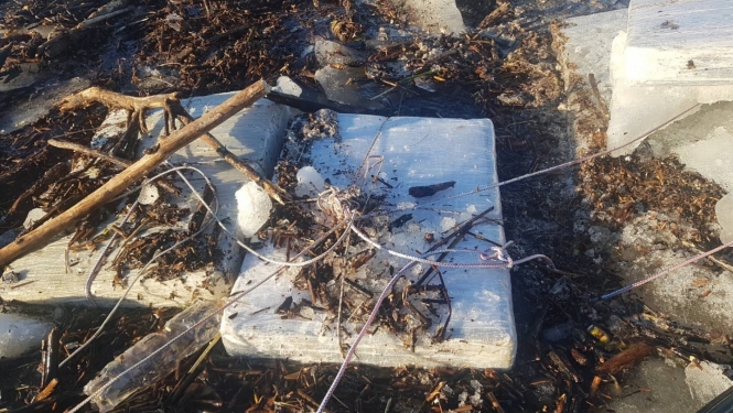 FOTO: Kontrabandas cigaretes