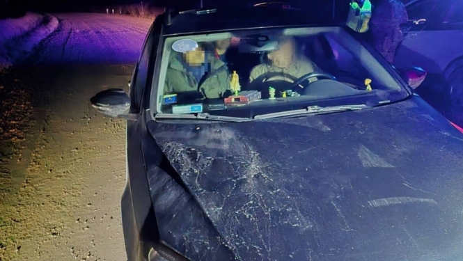 FOTO: Aizturētais auto