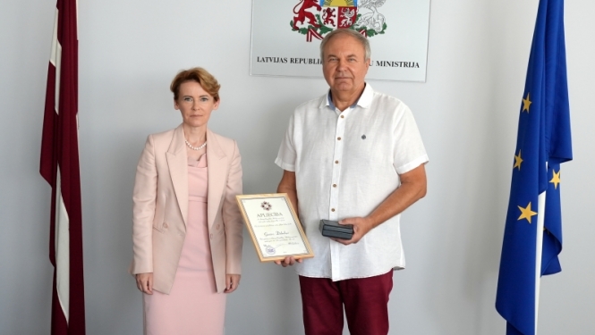 FOTO: iekšlietu ministre un Gunārs Dāboliņš