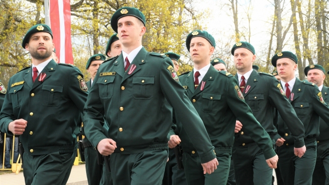 Robežsargi piedalās 4. maija svinībās Alūksnē