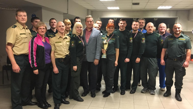 FOTO: Šaušanas sacensību dalībnieku kopbilde