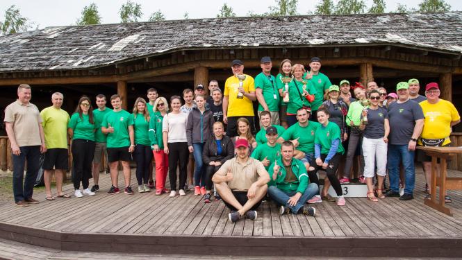 FOTO: IeM Sporta spēļu dalībnieku kopbilde