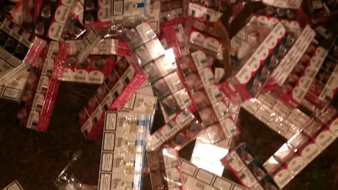 Foto kotrabandas cigaretes