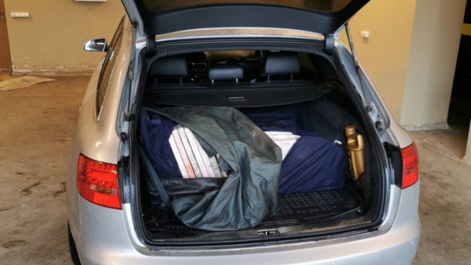 Robežsargi izņem 45 000 kontrabandas cigarešu