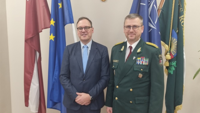 FOTO: VRS priekšnieks un Igaunijas vēstnieks Latvijā