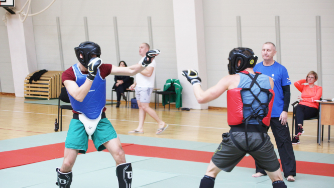 FOTO: Tuvcīņas sacensības