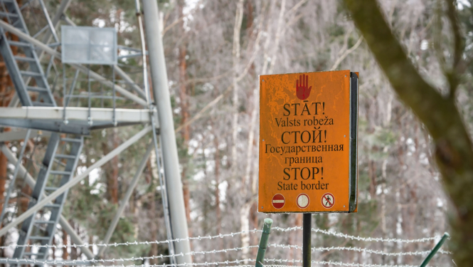 FOTO: Uzraksts "Stāt! Valsts robeža!"