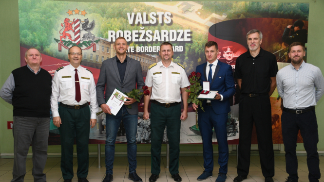 FOTO: VRS vadība pasniedz apbalvojumus olimpiešiem