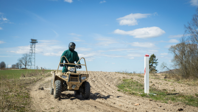 FOTO: Robežsargs uz robežas