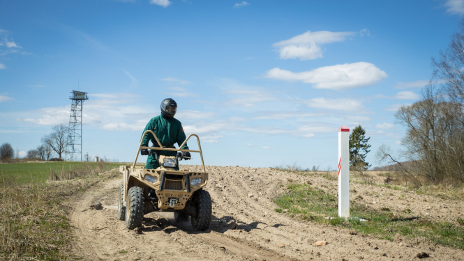 FOTO: Robežsargs veic  dienesta pienākumus