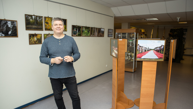 FOTO: A. Baltiņš savā izstādē