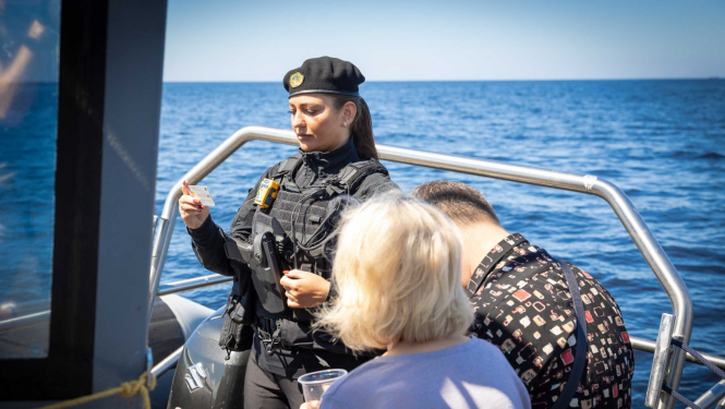 FOTO: Robežsargs jūrā