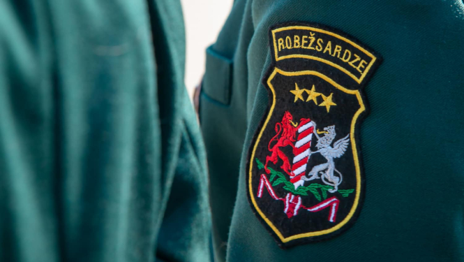 FOTO: Uzraksts robežsardze uz formas