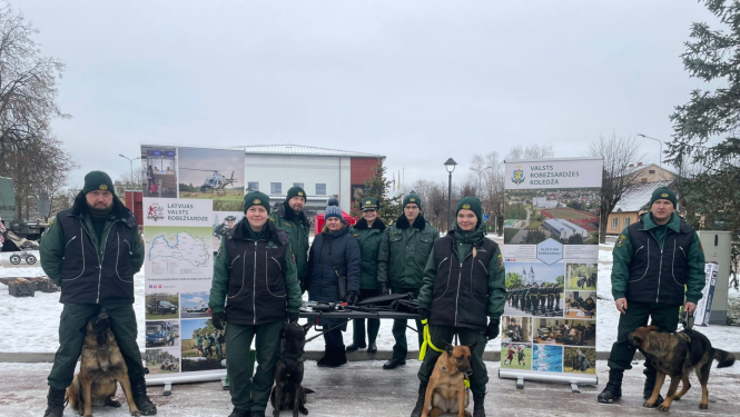 Valsts robežsardzes Daugavpils pārvaldes amatpersonas piedalījās interaktīvajā pasākumā “Vienā rindā”