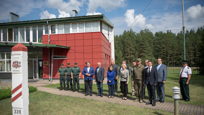 FOTO: Dalībnieki uz robežas