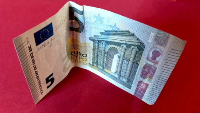 FOTO: pieci eiro