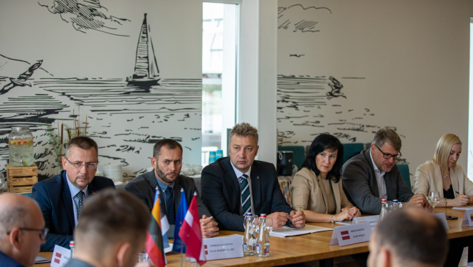 FOTO: VRS priekšnieks Lietuvā