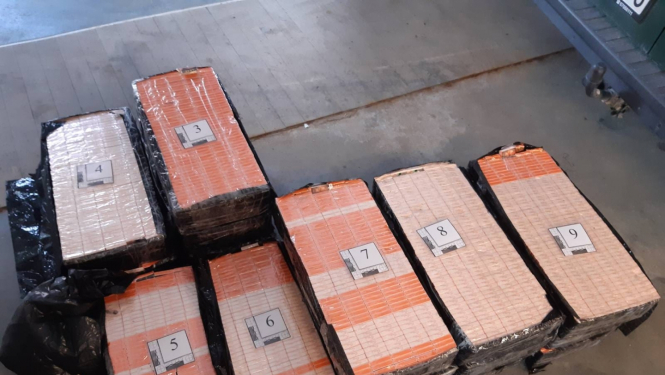 Robežsargi izņem 79 000 kontrabandas cigarešu