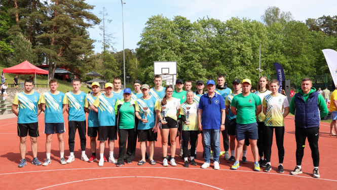 FOTO: Sporta sezonas noslēguma sacensību dalībnieki