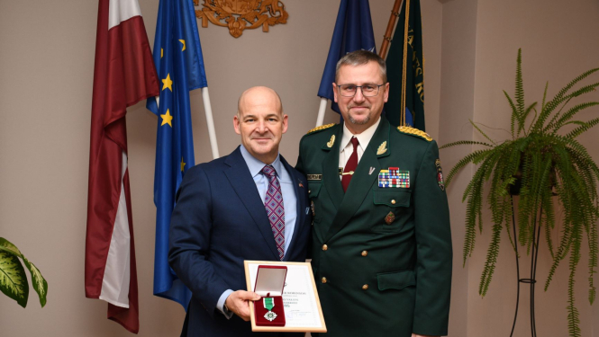 FOTO: Valsts robežsardzes priekšnieka ģenerāļa Gunta Pujāta tikšanās ar Amerikas Savienoto Valstu vēstnieku Latvijā Kristoferu Robinsonu