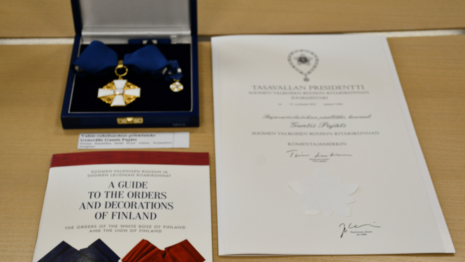 FOTO: Somijas Republikas Baltās Rozes komandiera ordenis