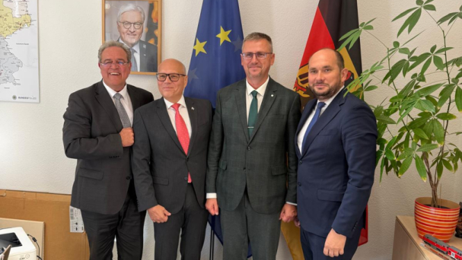 FOTO: Iestāžu vadītāju kopbilde