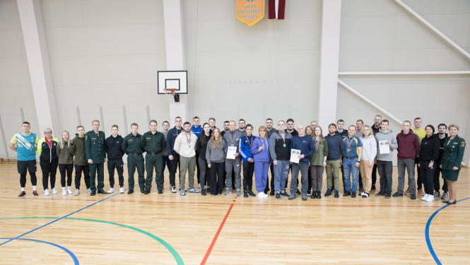 FOTO: Peldēšanas sacensības