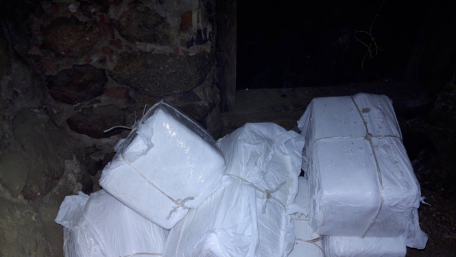 FOTO: Kontrabandas cigaretes