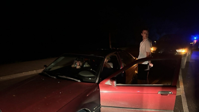 FOTO: Aizturētais migrantu pārvadātājs