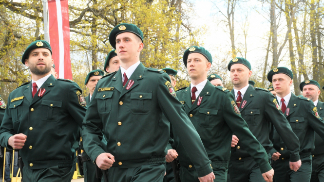 Robežsargi piedalās 4. maija svinībās Alūksnē