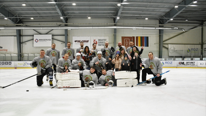 FOTO: VRS hokeja komanda piedalās operatīvo dienestu hokeja turnīrā “Operatīvo dienestu kauss”