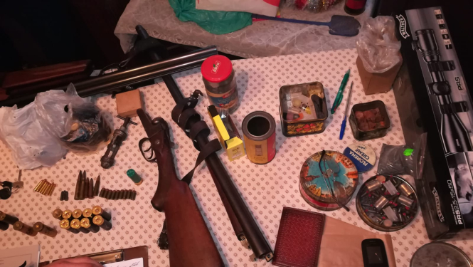 Foto: atrasti nelikumīgi ieroči un munīcija