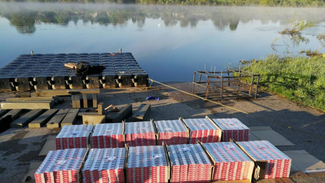 FOTO: Kontrabandas cigaretes