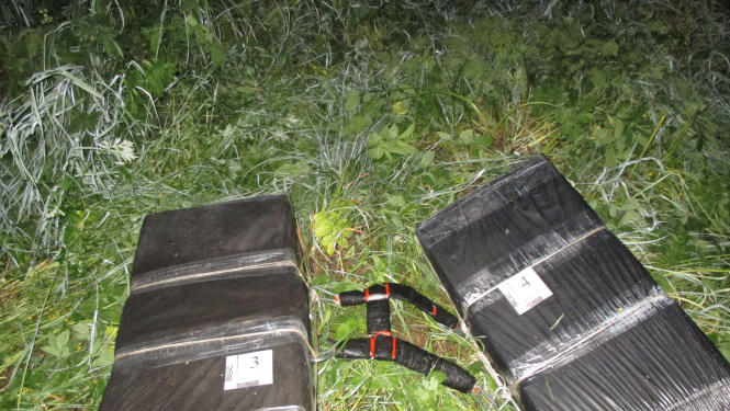 FOTO: Kontrabandas cigaretes