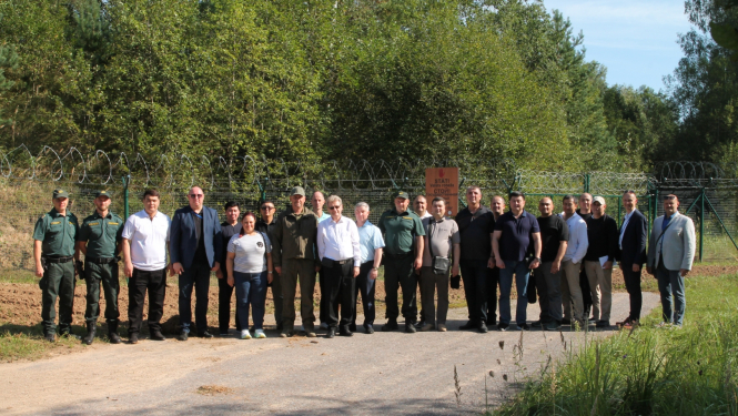FOTO: Bomca dalībnieki apmeklē Opoļu robežapsardzības nodaļu