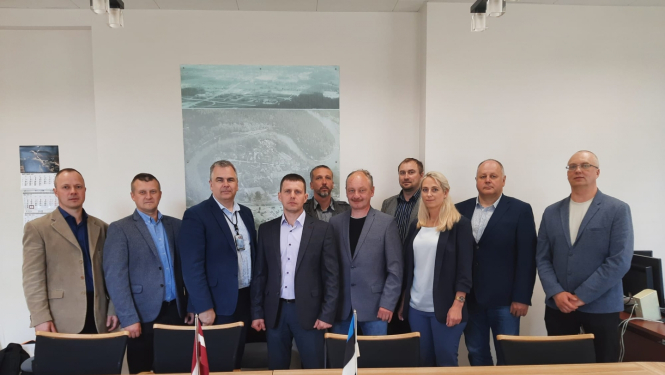 Tiekas Latvijas un Igaunijas pilnvaroto robežas pārstāvju vietnieki un palīgi