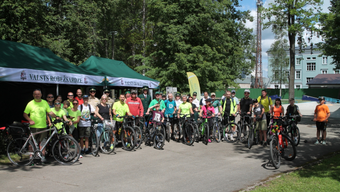 FOTO: Velobrauciena dalībnieku kopbilde