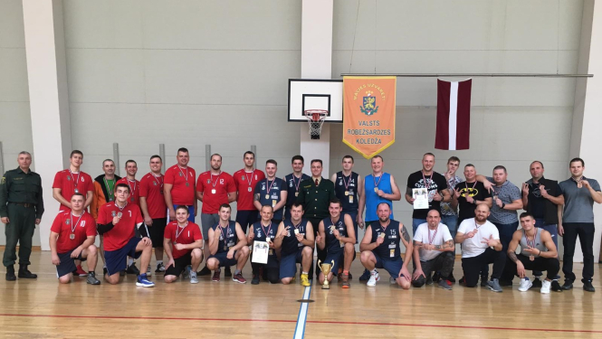 FOTO: VRS basketbola komandu kopbilde