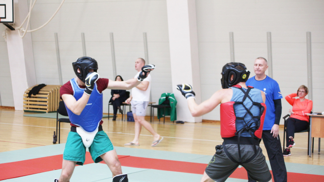 FOTO: Tuvcīņas sacensības