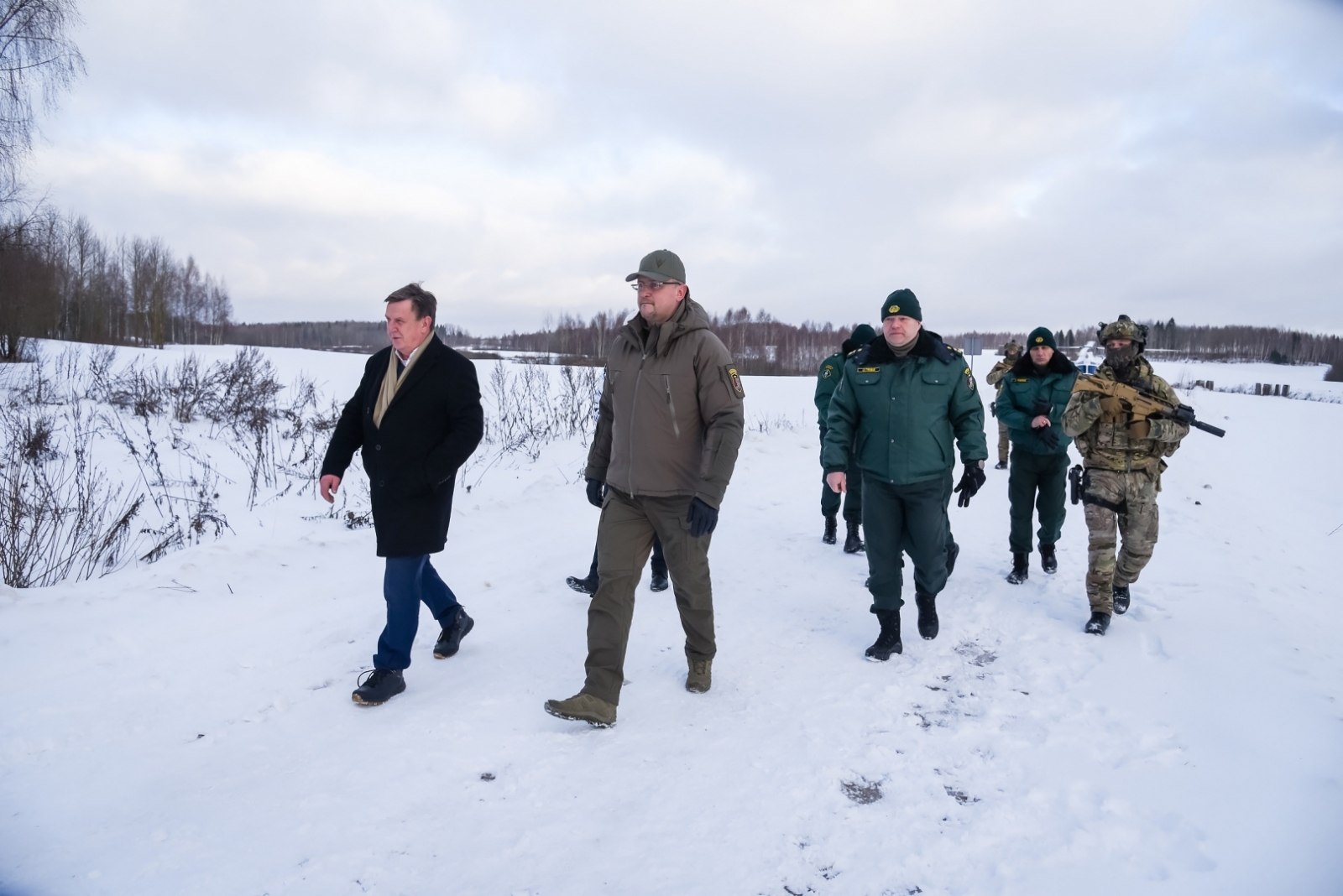Valsts robežsardzes priekšnieks kopā ar Iekšlietu ministru apmeklē valsts robežu