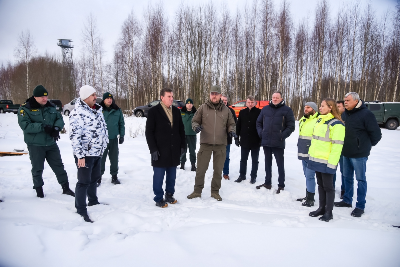 Valsts robežsardzes priekšnieks kopā ar Iekšlietu ministru apmeklē valsts robežu